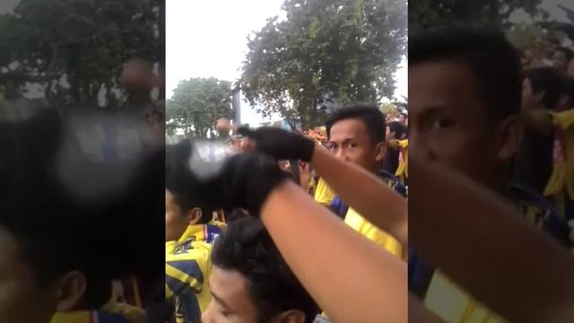 ultras Gresik Tour Surajaya смотреть онлайн
