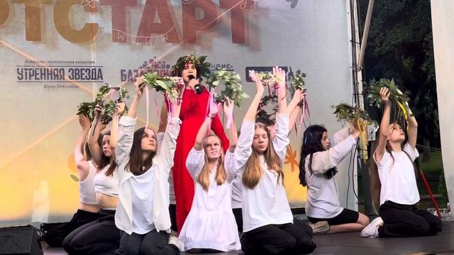 На горе мак, кавер Zventa Sventana - Лёля Лозбинева смотреть онлайн