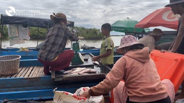 Fascinating Tonle Sap Floating Village Kampong Khleang Cambodia смотреть онлайн