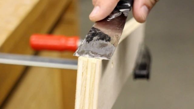 Нанесение клея на древесину смотреть онлайн