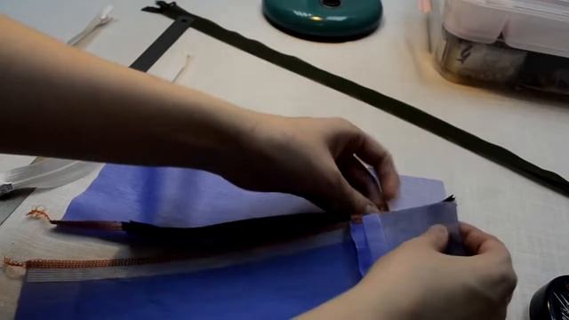 Как вшить потайную молнию без сметки? Как отличить потайную молнию от полупотайной? смотреть онлайн