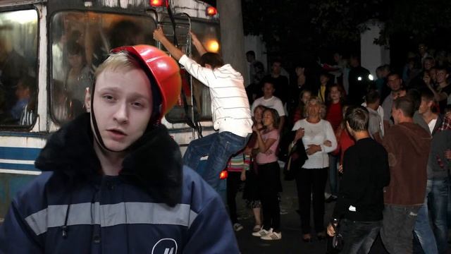 Продавцы М.видео в ТЦ небо жгут. смотреть онлайн