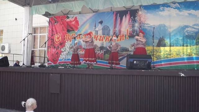 "Кумушки" от коллектива "Кармен", п. Мостовской, 1 мая 2018 (1) смотреть онлайн