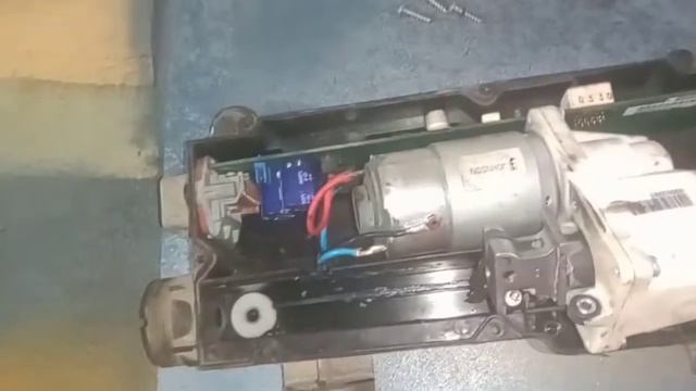 Naprawa linki elektrycznego hamulca ręcznego scenic 2 смотреть онлайн