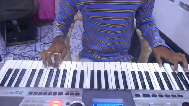 "500 miles away from home" keyboard instrumental played by Clinton Keyz смотреть онлайн