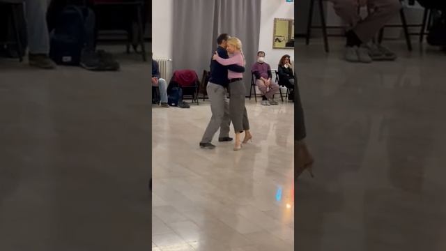 M1 Milonga lisa e con traspiè, semplici combinazioni смотреть онлайн