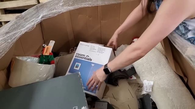 Karz Pallet Unboxing -What's Behind Curtain number 1 - It's a Mystery - Online Reselling смотреть онлайн