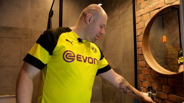 Сцепление вратарских перчаток. Откуда оно? "Липкий латекс" и прочее... смотреть онлайн