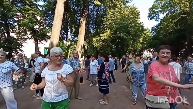 Танцы ??для пенсионеров ? Танцуют в парке городском 03.07.23 г. Калуга #танцы смотреть онлайн