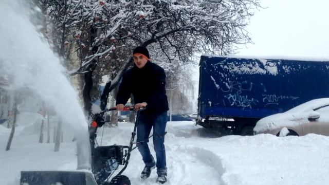 Снегоуборщик бензиновый Парма МСБ-01-756 смотреть онлайн