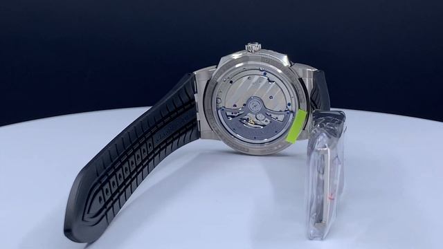 A Lange & Söhne Odysseus Datomatic White Gold смотреть онлайн