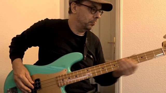 Groovy slow Acid Jazz with Fender Precision Bass Vintera 50 muted (1 min no talking) смотреть онлайн