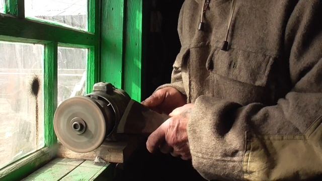 Самый простой способ заточить топор электро точилом смотреть онлайн