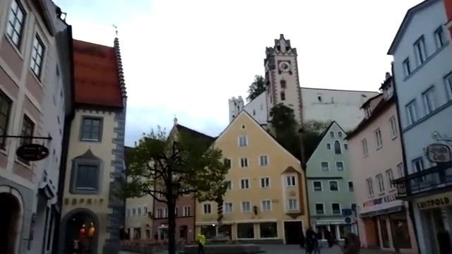 Германия, Фюссен, фонтан Святого Магнуса. Путешествия смотреть онлайн