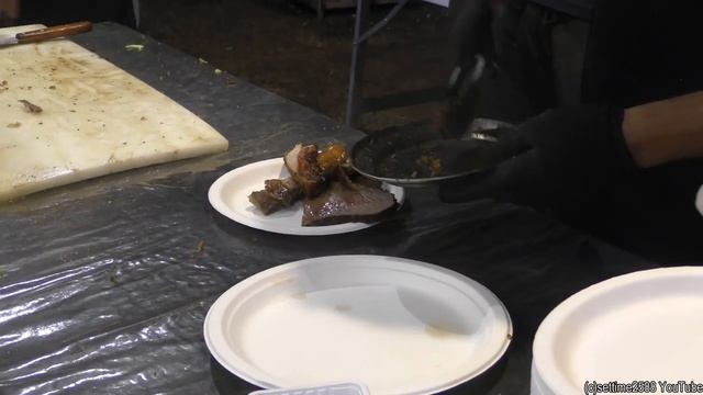 Уличная еда Италии. Cочное мясное ассорти, бутерброды с начинкой, моцарелла и многое другое..mp4 смотреть онлайн