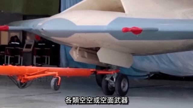 烏克蘭天空突現神秘無人機，是美國出手還是俄軍的秘密武器？#S-70#RQ-170#RQ-180 смотреть онлайн