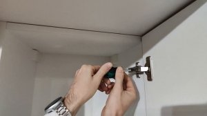 Секрет легкой регулировки мебельных петель: Идеальный зазор фасадов. #мебельсвоимируками