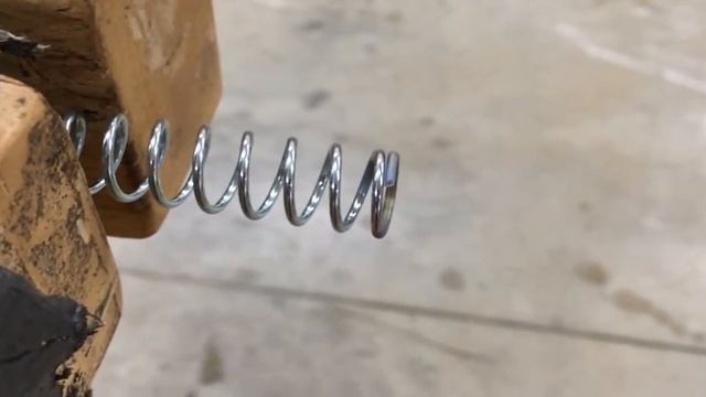 How to Shorten a Coil Spring смотреть онлайн