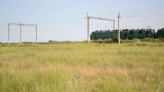 Система электровозов ВЛ80СК(ТК) во главе чётного грузового поезда