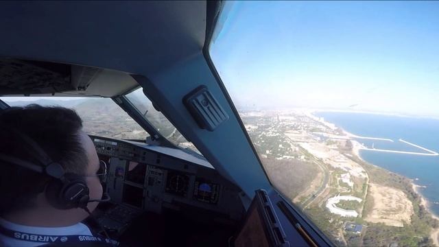 Cockpit view A320 landing Sanya phoenix international airport,Single engine taxi. смотреть онлайн