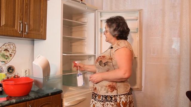 Устраните неприятный запах в холодильнике! смотреть онлайн