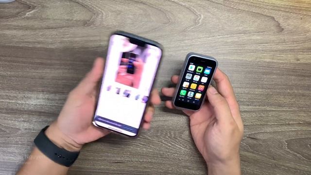 Mở hộp chiếc điện thoại nhỏ nhất thế giới? | Soyes XS15 смотреть онлайн