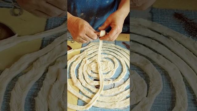 Как быстро лепит сосиски в тесте.Эконом времени. Тез дайындалатын сосиски в тесте. Қазақша рецепт смотреть онлайн