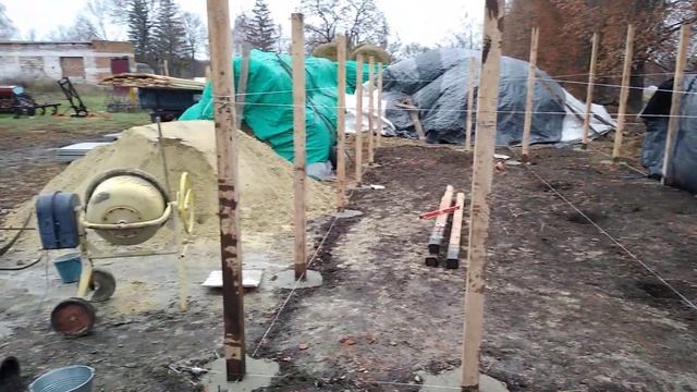 3-день строительства сарая- навеса для КРСа