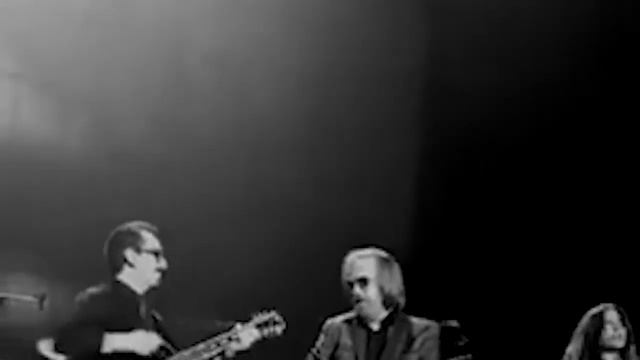 Tom Petty Musicares "I Won't Back Down" with Jeff Lynne, Dhani Harrison смотреть онлайн