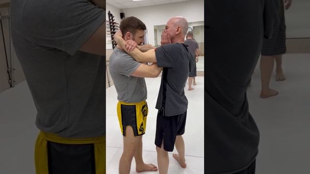 Полезный Практикум в Агацукан: «Удары локтями и коленями и клинч в тайском боксе»