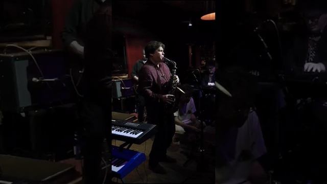 Alto Sax fusion Solo by Dom Thatcher! Trevor James Signature Custom Raw! смотреть онлайн