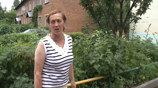 Сюжет: Цветы у подъездов смотреть онлайн
