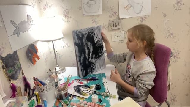 Алиса РИСУЕТ, рассказывает СТИХ и ПОКАЗЫВАЕТ СВОИХ ПОПУГАЕВ ! Чем Алиса занимается на каникулах! смотреть онлайн