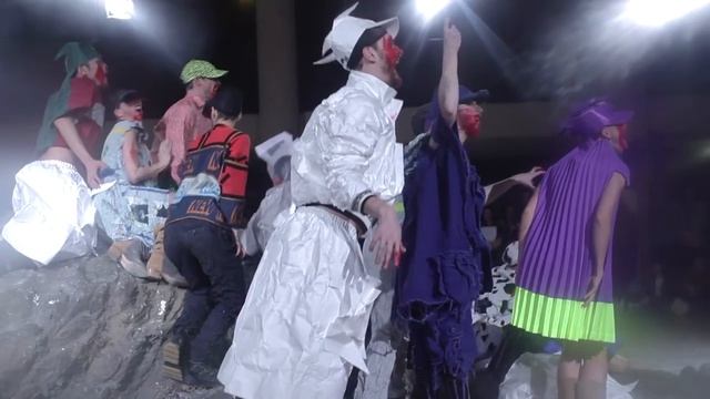 The Carousel Du Louvre смотреть онлайн