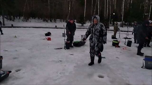 Рыбалка на спорт-зоне. Работают активные и пассивные снасти. Клёвое место Лосиный остров. смотреть онлайн