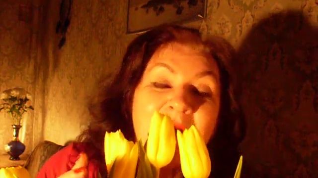 "Букет тюльпанов", читает автор Валентина Карпушина-артегова смотреть онлайн