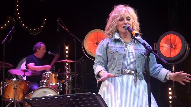 Stella Parton - Young Love смотреть онлайн