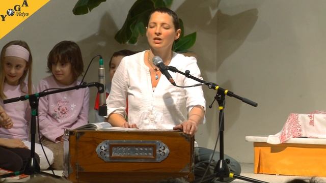 Om Sarva Mangala Mangalye mit Shankari смотреть онлайн