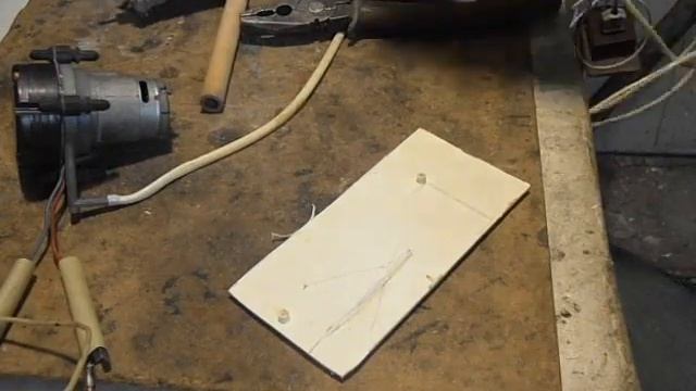 Делаем паяльник для пластмассы. Паяем треснувший чайник! смотреть онлайн