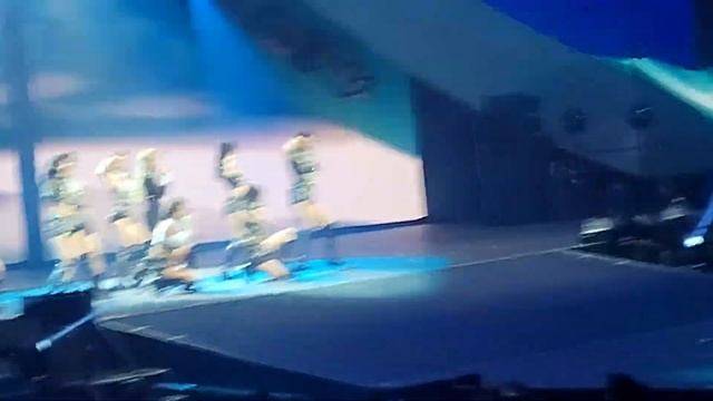 TWICE - Intro, SET ME FREE, I CAN'T STOP ME live @ Oracle Arena Day 1 (6/12/2023) - Ready To Be Tou смотреть онлайн