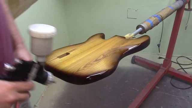 Guitar Building Pro Tip... How To Spray A 2 Color Sunburst смотреть онлайн