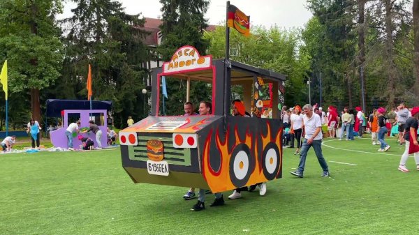 Тимбилдинг фудтраки от AlexGrim Studio