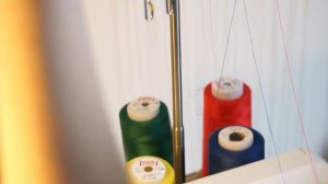 Заправка ниток в оверлок JUKI 654