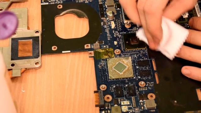 Тест китайской термопасты и терморезины на ноутбуке Acer смотреть онлайн