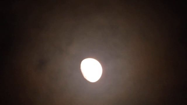 Nikon Coolpix P1000 Cutting Throuhg cloud to bring you the moon in 2022 смотреть онлайн