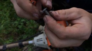 Триммер сам газует на холостых: причина + регулировка карбюратора | Ремонт мотокосы STIHL (Штиль) ?