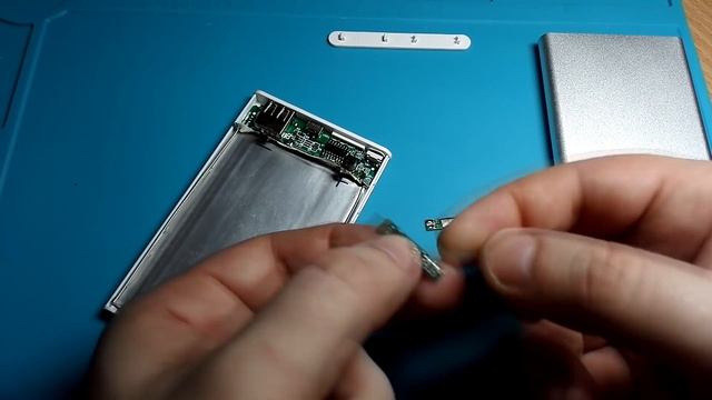 Собираю тонкий Power Bank или как впихнуть невпихуемое... смотреть онлайн