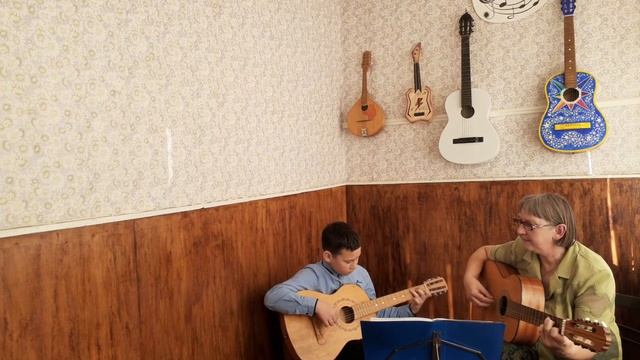 Мастер-класс по обучению игре на гитаре "Разновидности переборов" смотреть онлайн