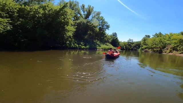 На сплаве команда из Оренбурга с оригинальным названием Команда смотреть онлайн