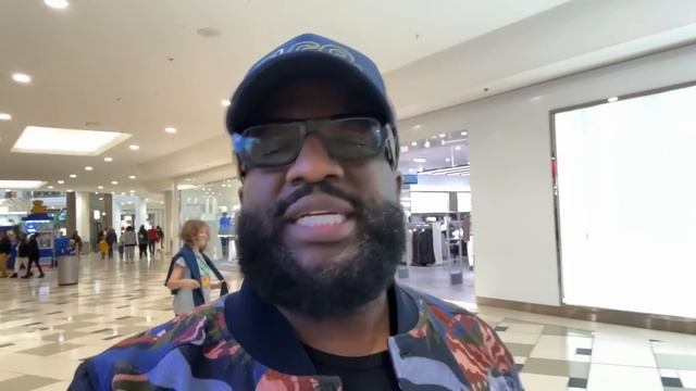 Black Women Are Too Good To Go To The Cheesecake Factory Now ? But They Giving It Up For Free ? смотреть онлайн